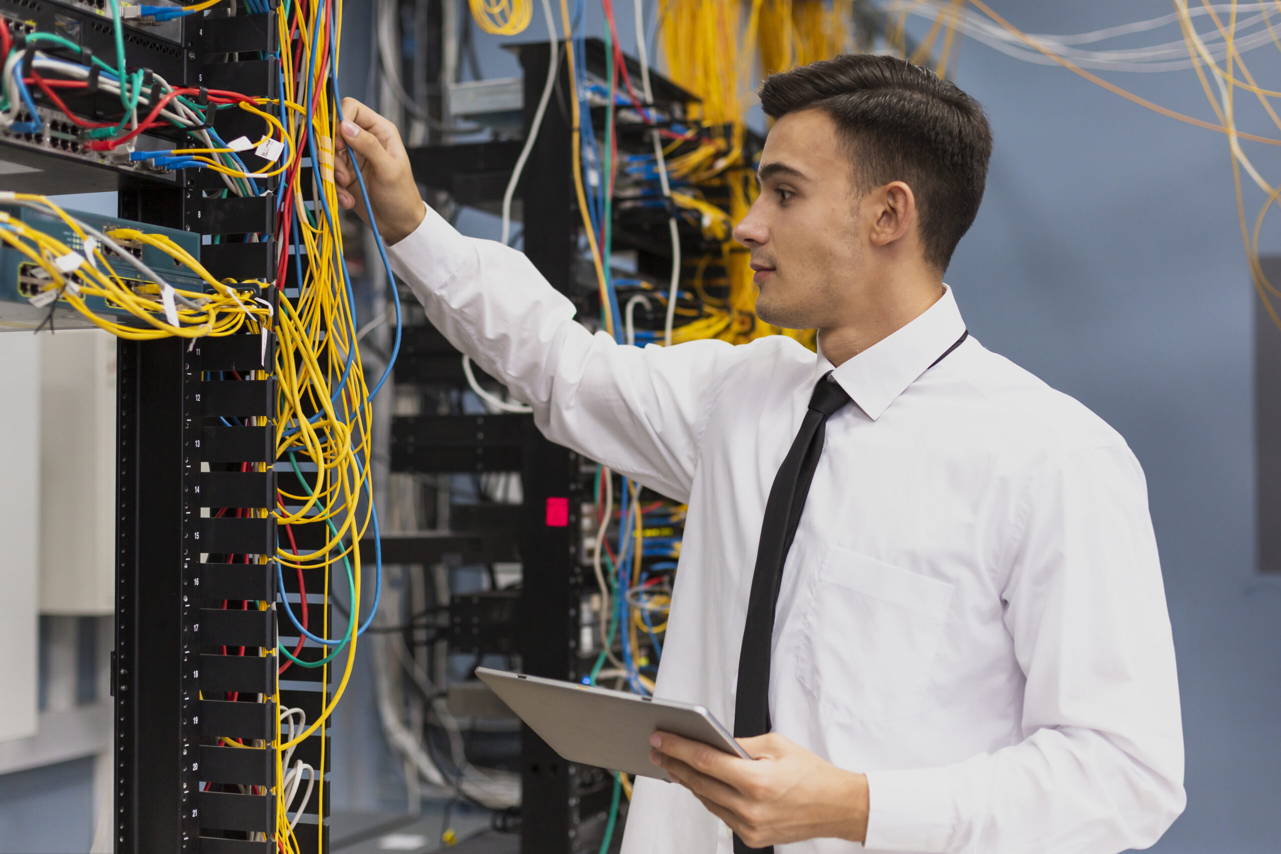 Ingeniero en centro de datos